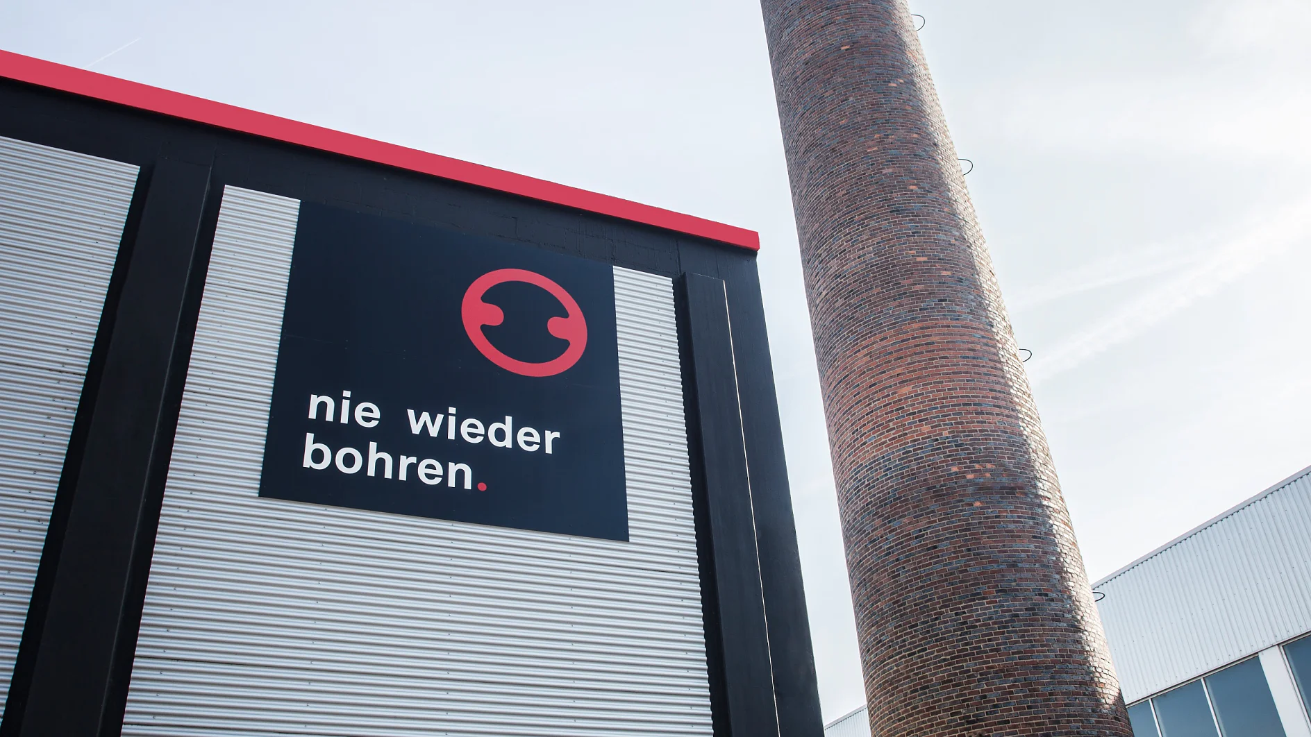 tnwb-aussen-gebaeude-kamin